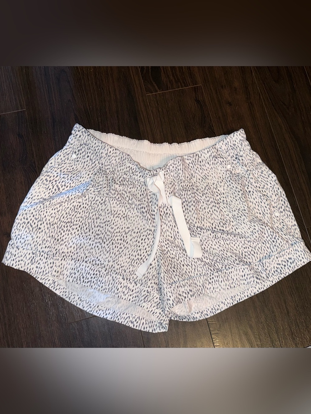 Lululemon Spring Break Away Shorts size 12